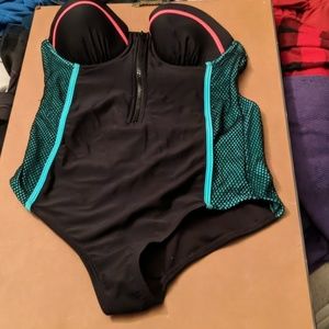 Women's swimsuit